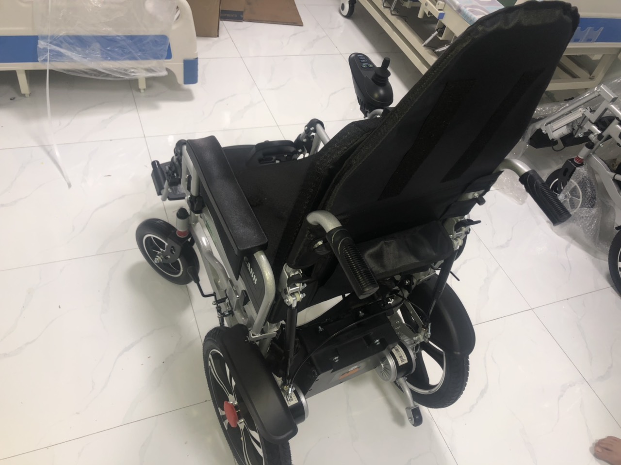 Xe lăn lucass Xe-110LA